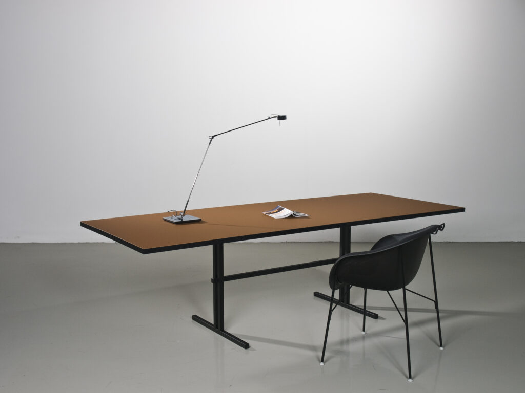 furniture design schreibtisch fuer office oekoplatte designermoebel gestell ii3x3 vom moebeldesigner design by f maurer