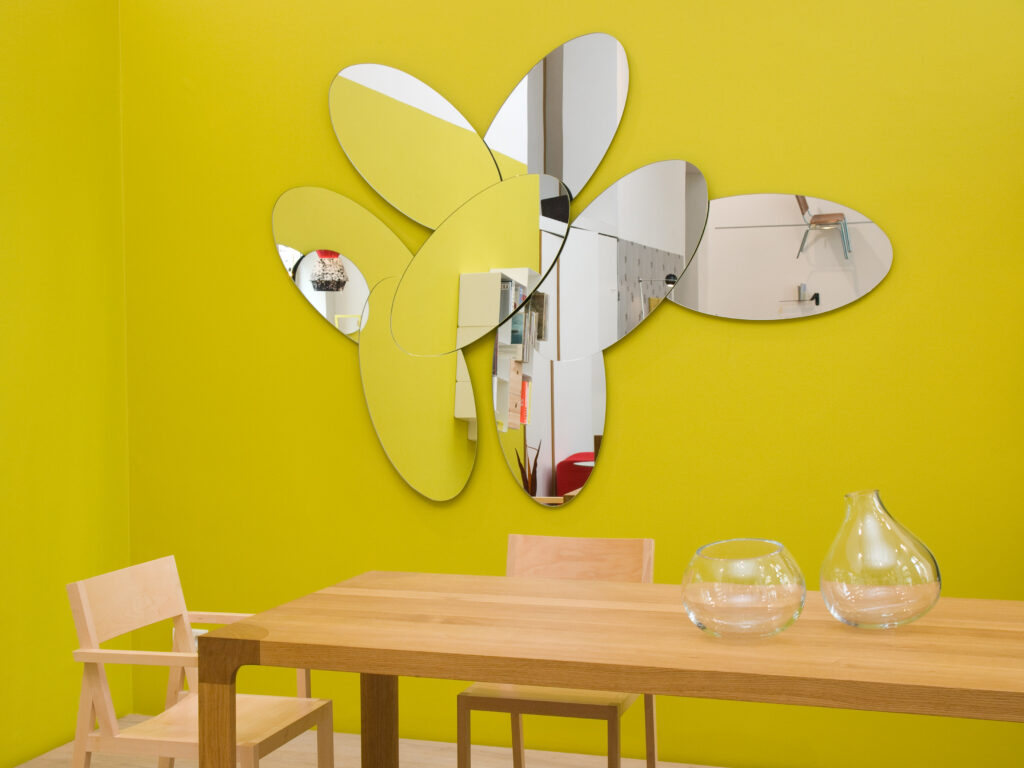 product design interior furniture drehbarer spiegel art kunst installation esszimmer wien designgalerie turn3 1