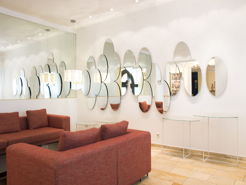 product design interior furniture drehbarer spiegel art kunst installation hotel wien designgalerie turn5 2