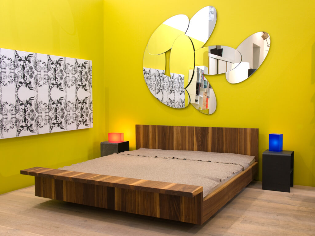 product design interior furniture drehbarer spiegel art kunst installation schlafzimmer wien designgalerie turn2 2