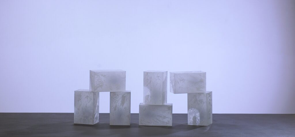 product design interior licht leuchte designleuchte kubus aus acryl mit eisblumen fuer artificial iceblock1