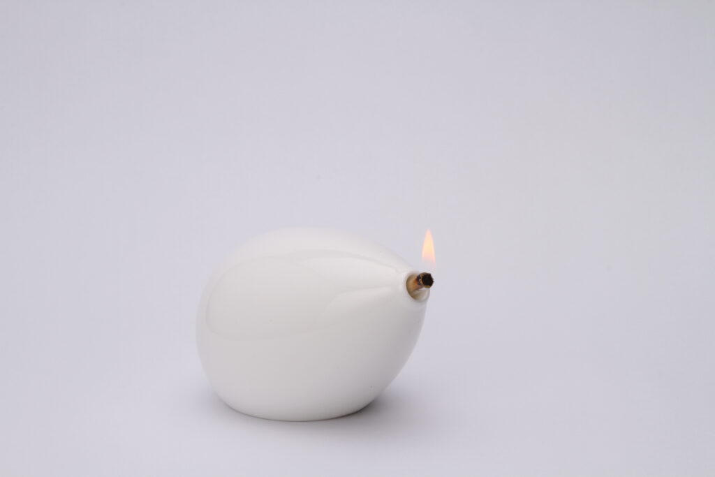 product design tableware gift fire oil lamp porcelain cult object designed for designgalerie devali standing