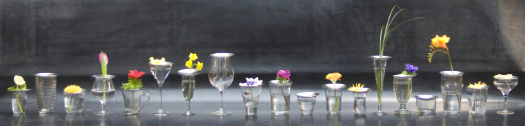 product design tableware geschenk vasen aus edelstahl für trinkglaeser niro blumen mono conglas skyline mit blumen 1 3